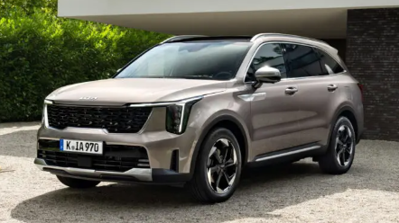 ОНОВЛЕНИЙ KIA SORENTO ЇДЕ ДО ЄВРОПИ: КРОСОВЕРУ ЗАЛИШИЛИ ДИЗЕЛЬ