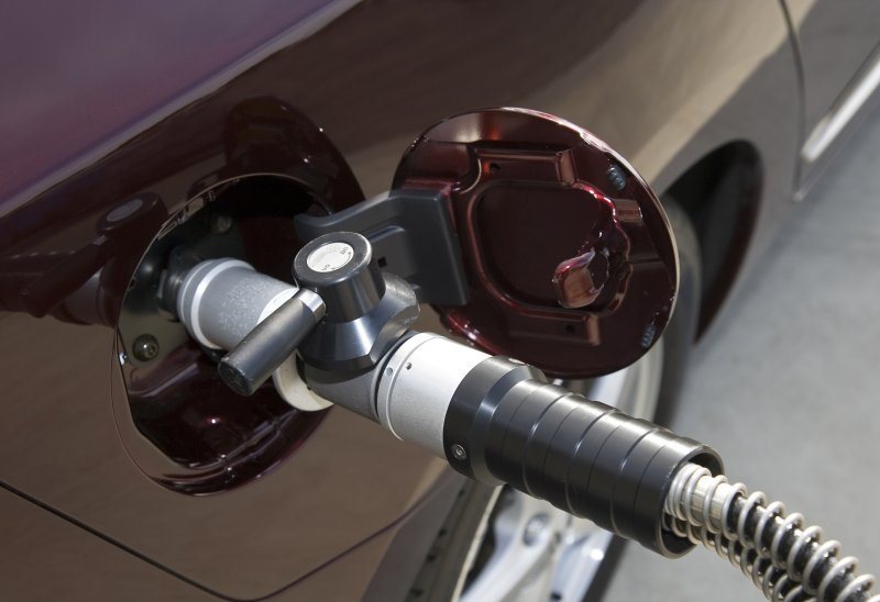 Мережа «Укравтогаз» відновлює роботу своїх автозаправок