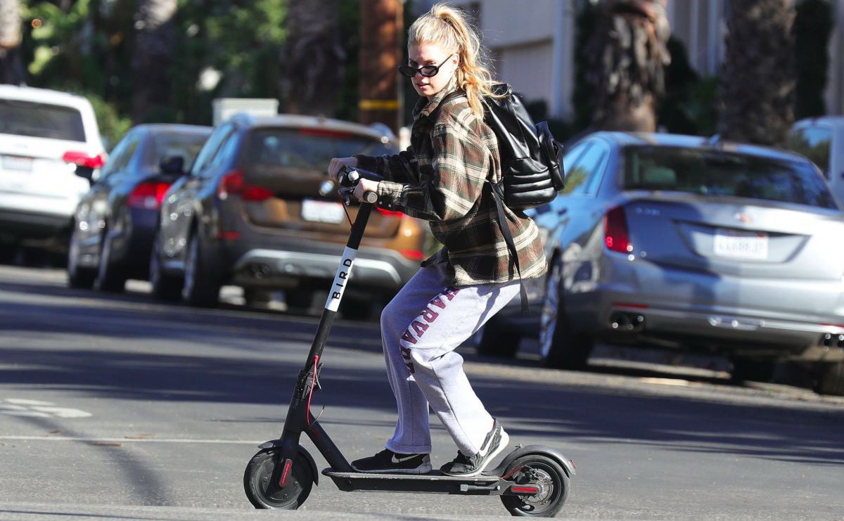 ТА ЗА ЩО?! В УКРАЇНІ ВОДІЇВ САМОКАТІВ ШТРАФУЮТЬ НА 17000 ГРН