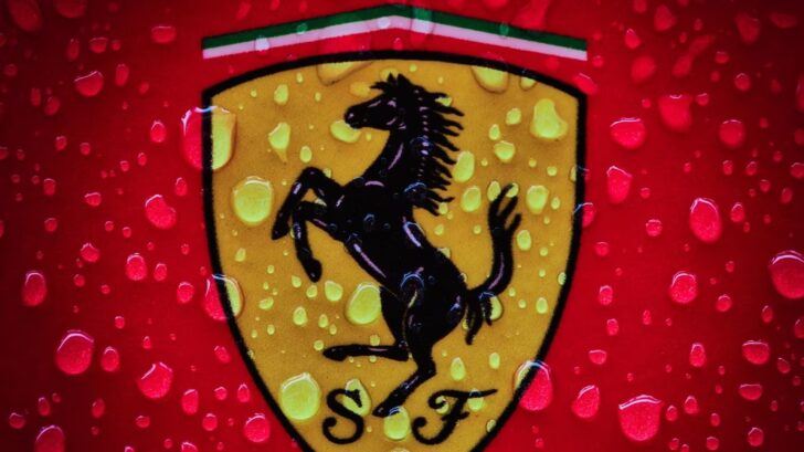 Стала відома дата виходу першого електричного Ferrari в історії
