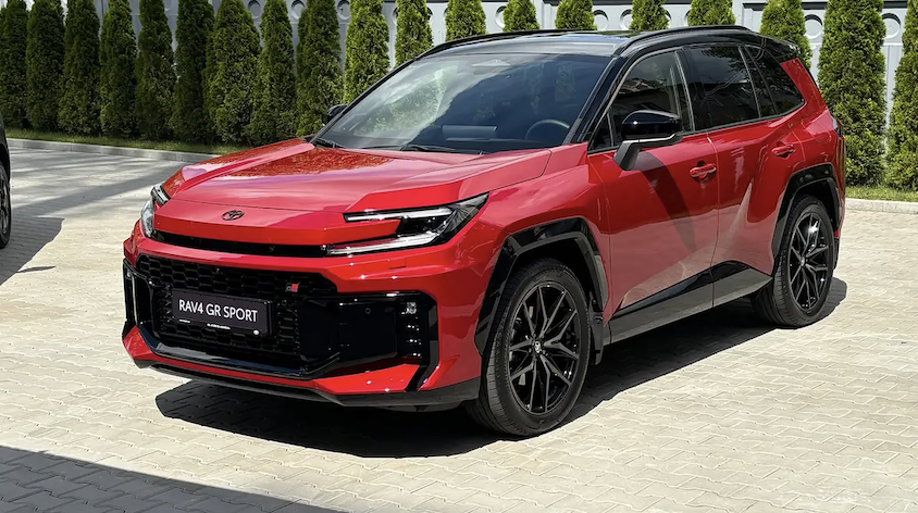 В Україні офіційно представили нове покоління Toyota RAV4: оголошено ціни та характеристики