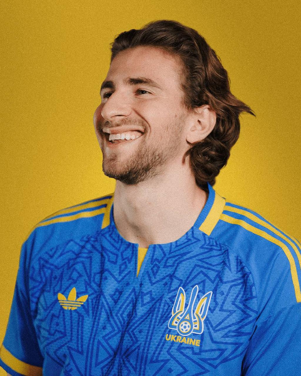 Збірна України презентувала нову виїзну форму перед плейоф відбору до ЧС-2026